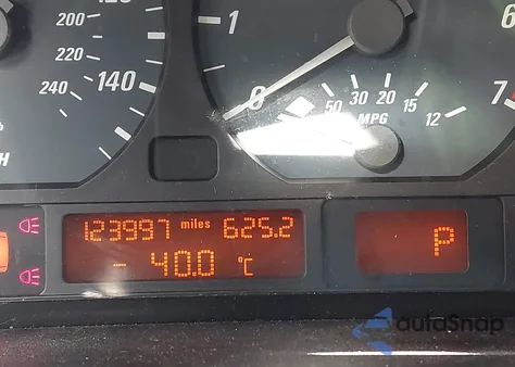 2001 BMW 325Ci from USA, damaged, VIN WBABS33421JY55858